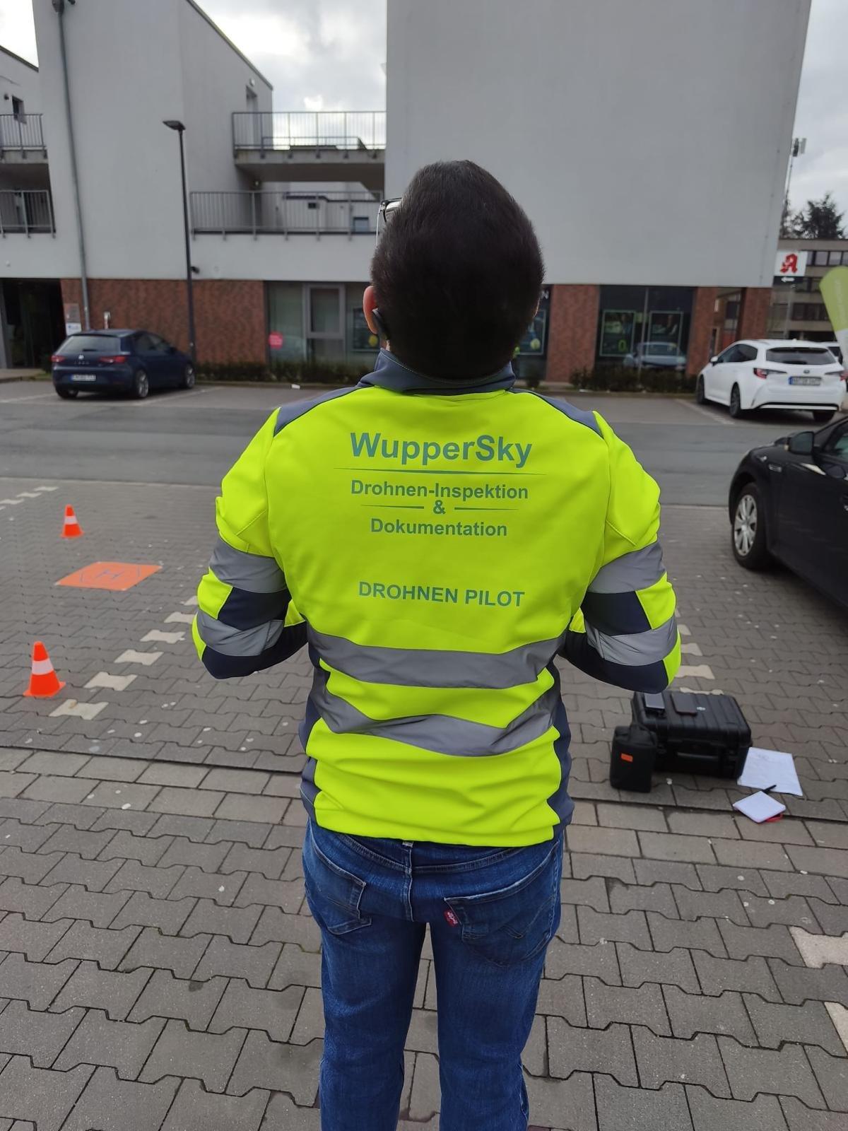 WupperSky Drohnenpilot bei einem Einsatz in Wuppertal